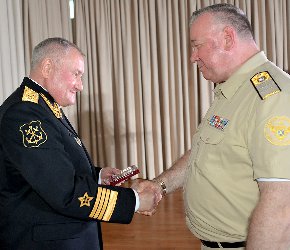 О награждении орденами и медалями Санкт-Петербургского Морского собрания