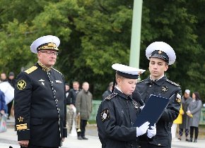 На Якорной площади Кронштадта прошла церемония посвящения в кадеты