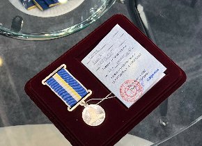 Вручена медаль Академика А.Н. Крылова
